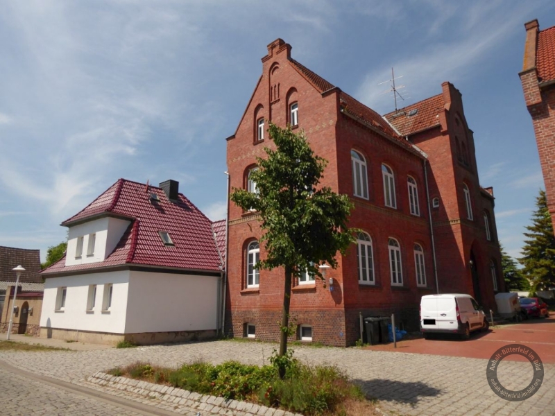 Alte Schule in Roitzsch (Stadt Sandersdorf-Brehna) im Landkreis Anhalt-Bitterfeld