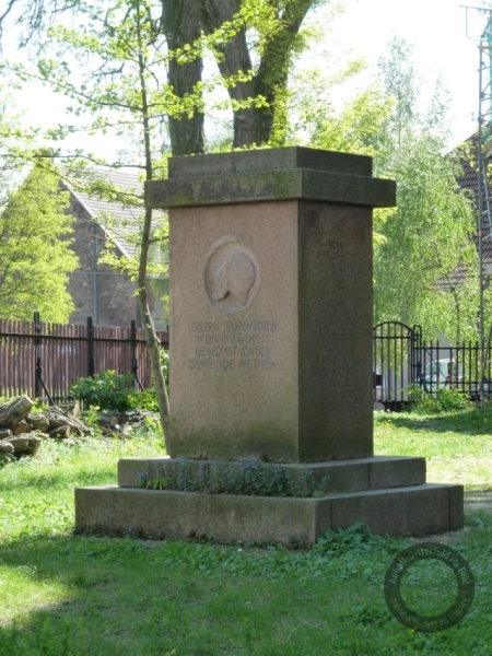 Kriegerdenkmal (Erster Weltkrieg) in Piethen (Stadt Südliches Anhalt) im Landkreis Anhalt-Bitterfeld