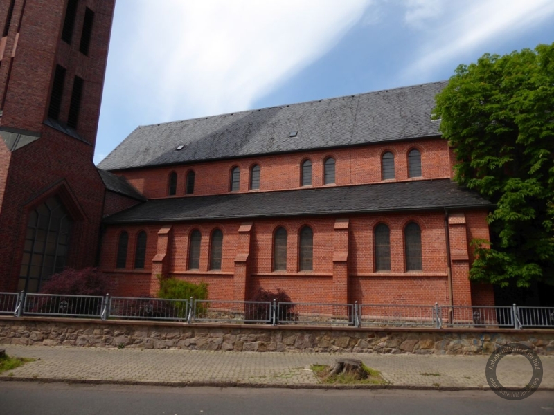 Herz-Jesu-Kirche in der Röhrenstraße in Bitterfeld (Landkreis Anhalt-Bitterfeld)