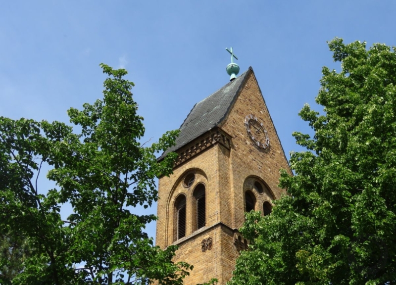 Kirche St. Johannes in Wolfen (Stadt Bitterfeld-Wolfen) im Landkreis Anhalt-Bitterfeld