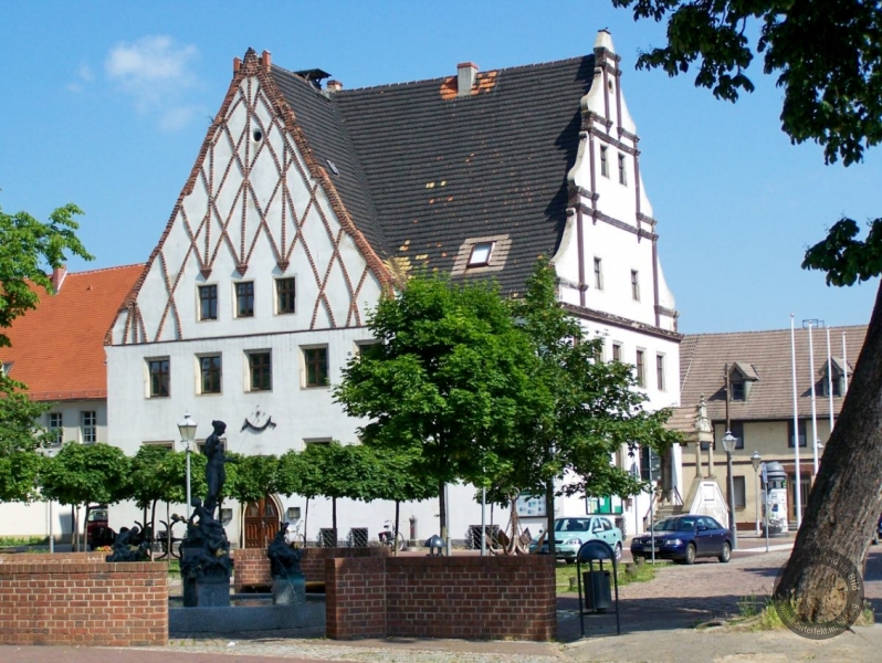 Rathaus auf dem Markt von Aken  (Elbe) im Landkreis Anhalt-Bitterfeld