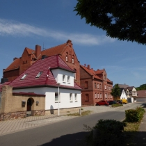 Alte Schule in Roitzsch (Stadt Sandersdorf-Brehna) im Landkreis Anhalt-Bitterfeld