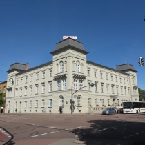 Hotel "Stadt Köthen" an der Ecke der Friedrich-Ebert-Straße zur Kastanienstraße  in  Köthen (Anhalt) im Landkreis Anhalt-Bitterfeld