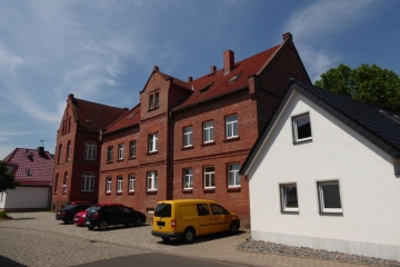 Alte Schule in Roitzsch (Stadt Sandersdorf-Brehna) im Landkreis Anhalt-Bitterfeld