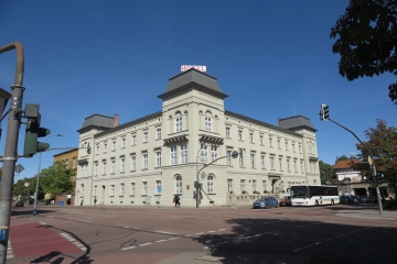 Hotel "Stadt Köthen" an der Ecke der Friedrich-Ebert-Straße zur Kastanienstraße  in  Köthen (Anhalt) im Landkreis Anhalt-Bitterfeld